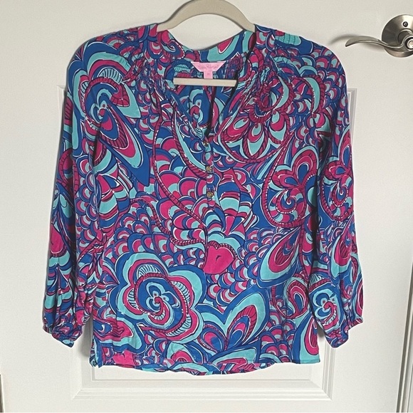 Lilly Pulitzer Elsa Silk Blue/Pink Reel Me Resort Top 35524 - Picture 2 of 13